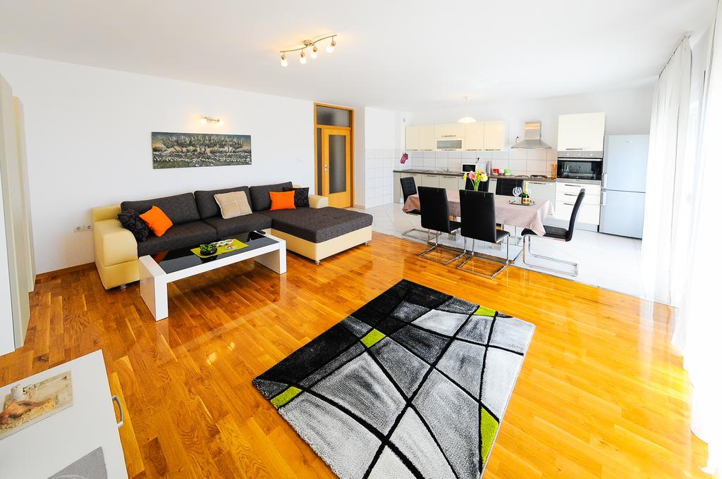 Apartments Rajic Split Pokoj fotografie